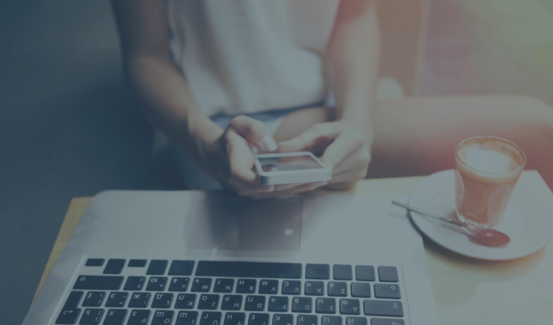 Studierende beim gemeinsamen Lernen im digitalen Raum