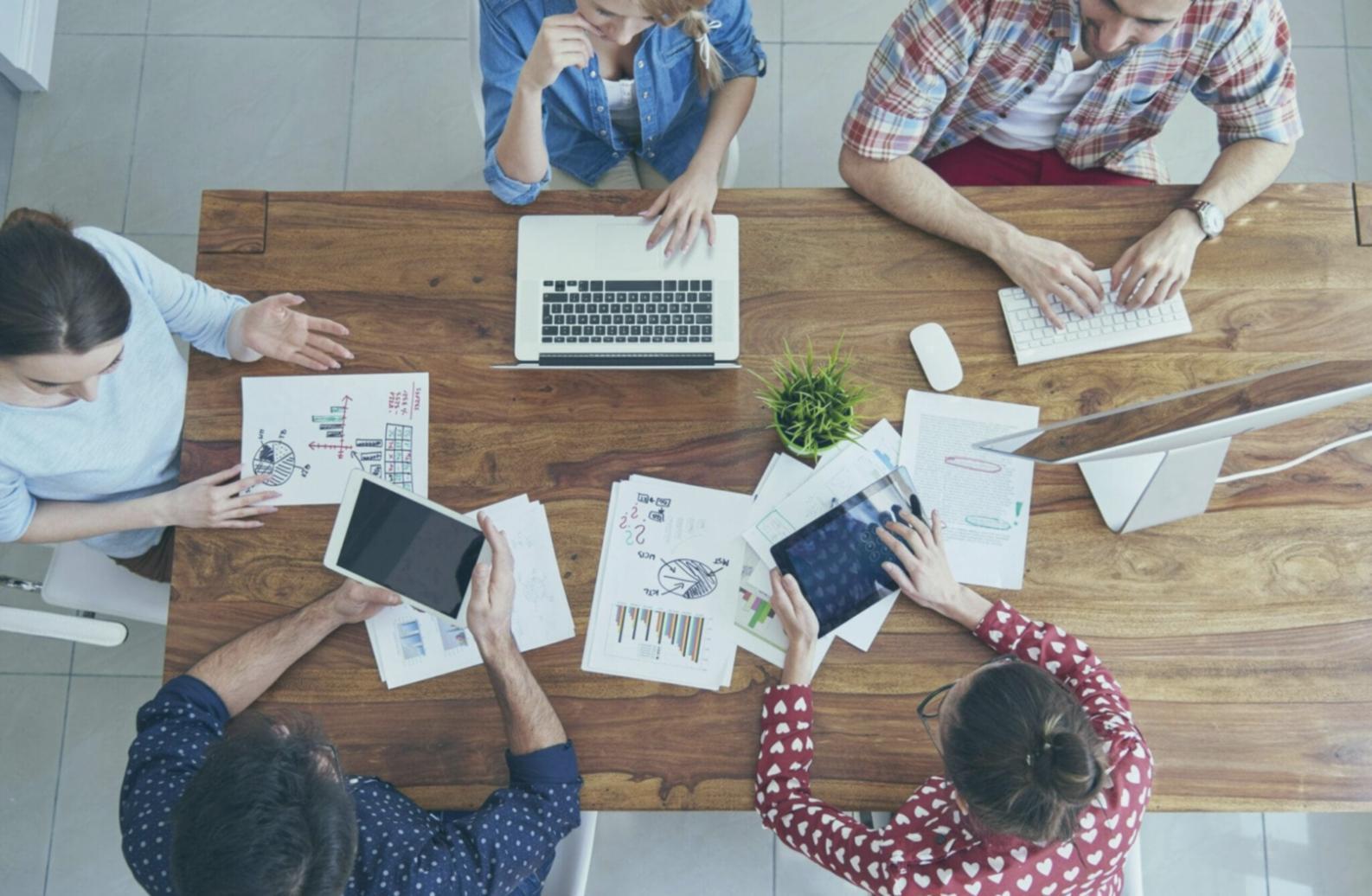 Internationale Lerngemeinschaft mit digitalem Support-System